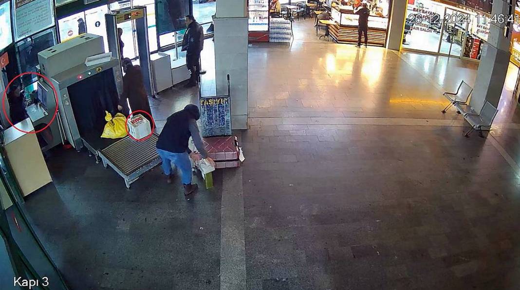 Otobüsle gönderilen koliyi kimse almayınca şoke eden gerçek ortaya çıktı! Hiç kimse bu kadar absürtlüğü tahmin edemezdi 12